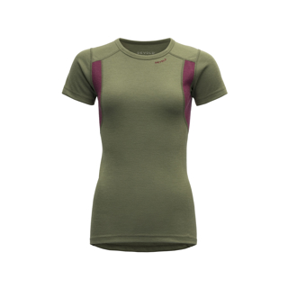  HIKING WOMAN T-SHIRT